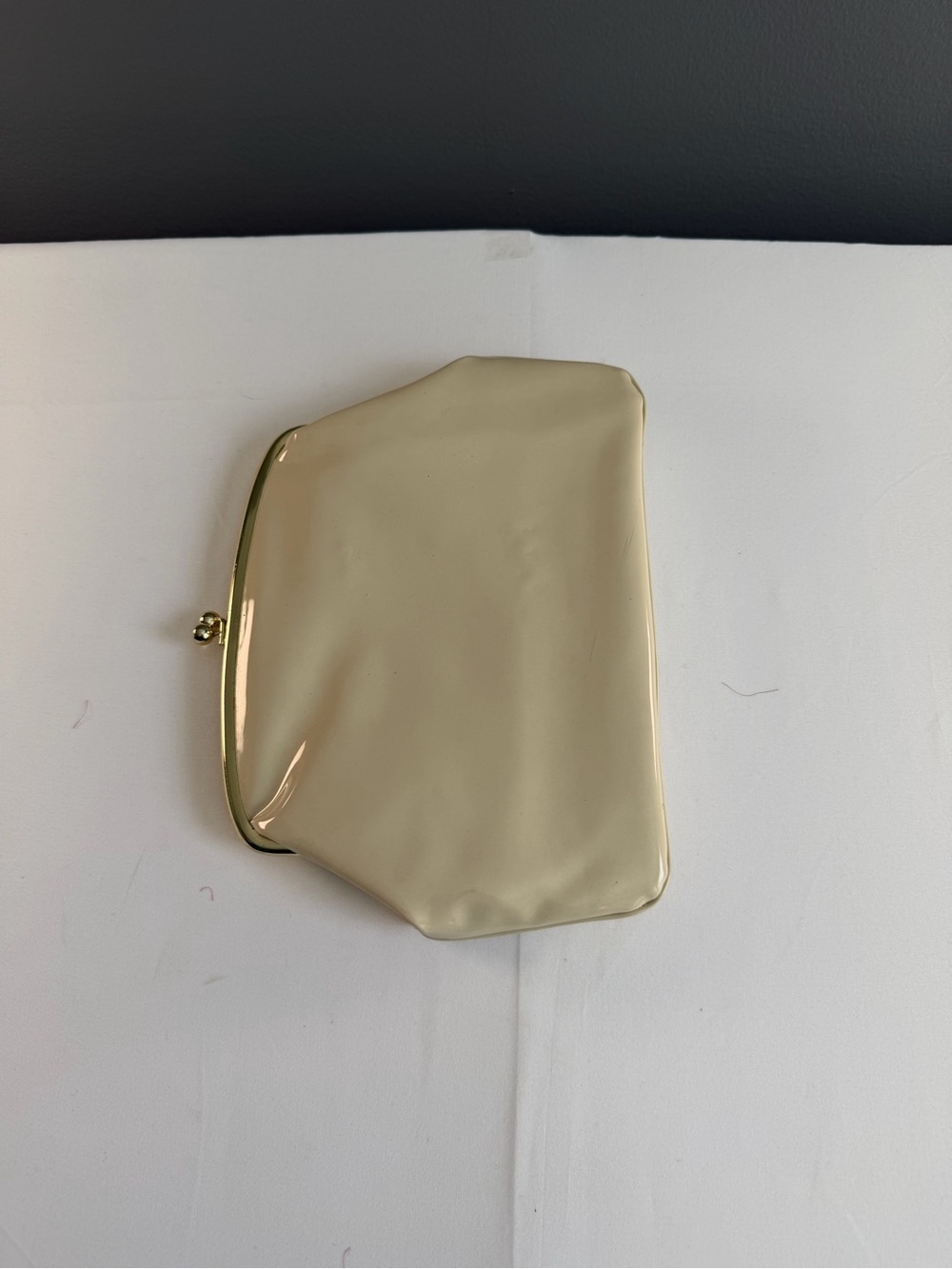 Vintage Ingber Classic Cream Patent Kiss-Lock Wristlet Clutch - Picture 2 of 8